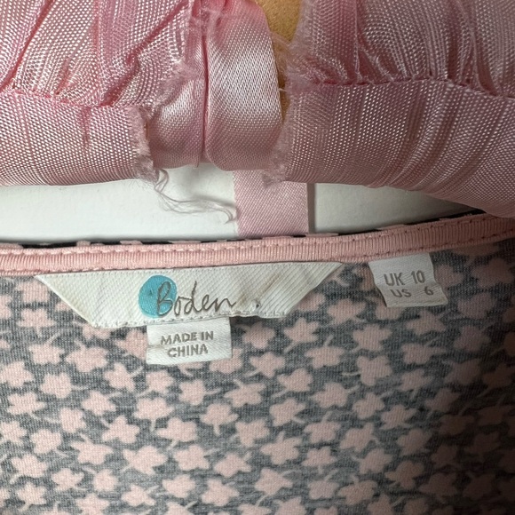 Boden Milkshake Petals Vicky Long Sleeve Smocked Blouse Size Size 6 - Picture 7 of 7